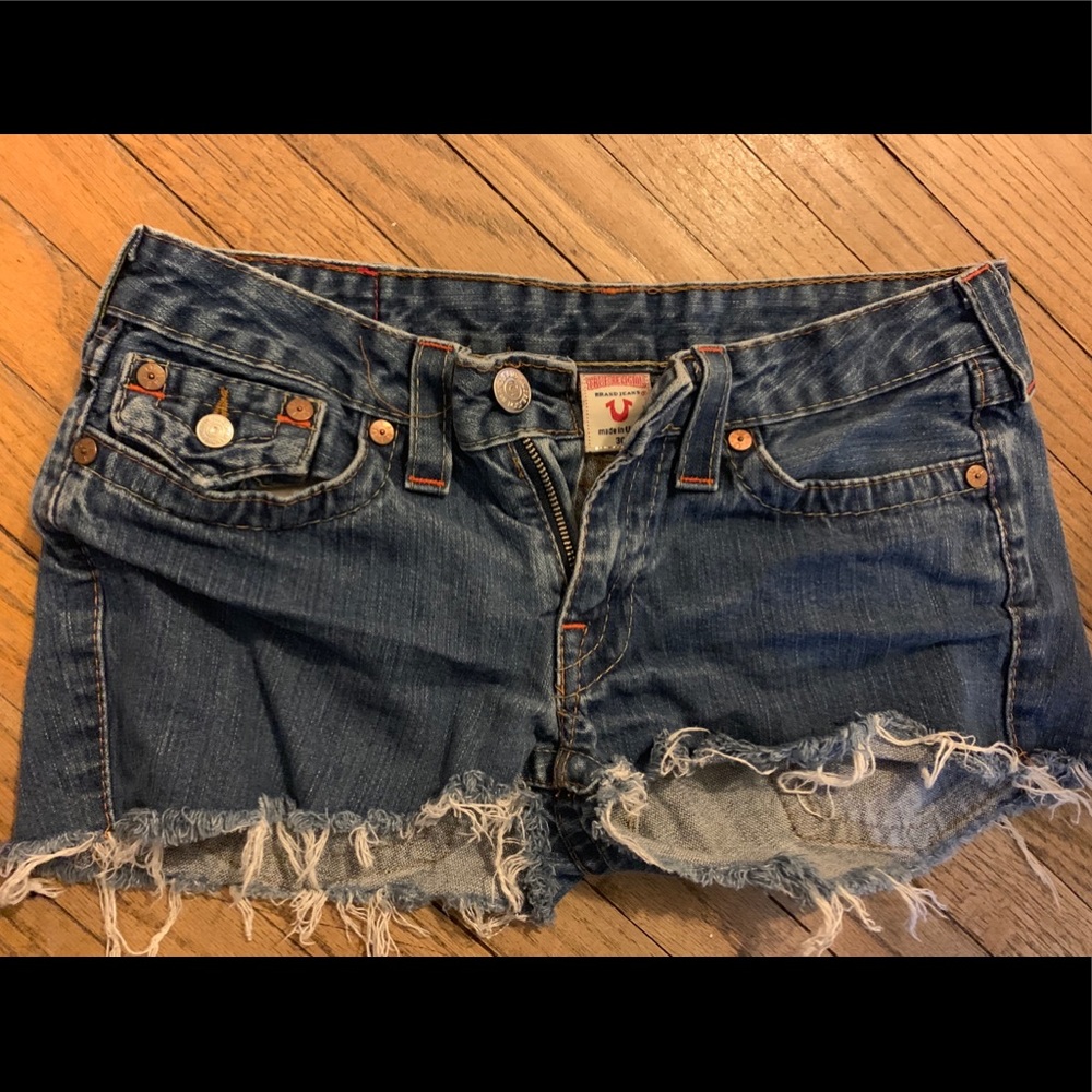 True Religion ripped jean shorts, size 30✨